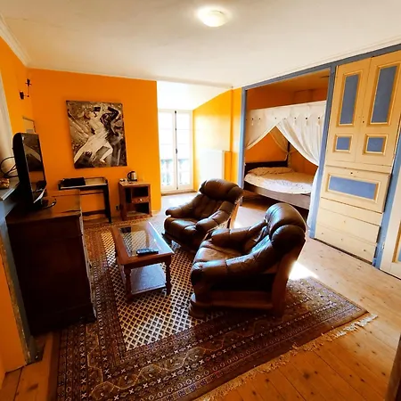 Chateau Charme Rustique Sur Colline 3*