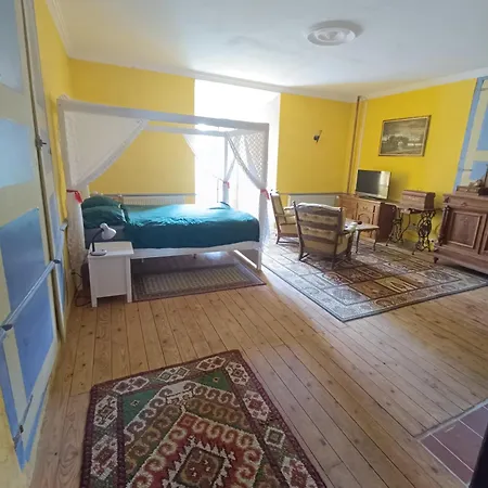 Couette-café Chateau Rustiques 3*