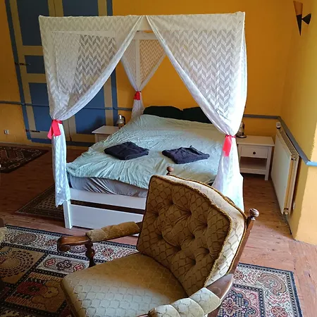 Chateau Rustiques Dans Un Ancien Donjon 3* Montégut