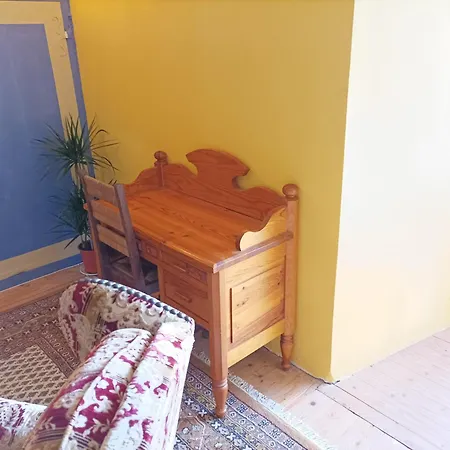 Bed and Breakfast Chateau Rustiques Dans Un Ancien Donjon