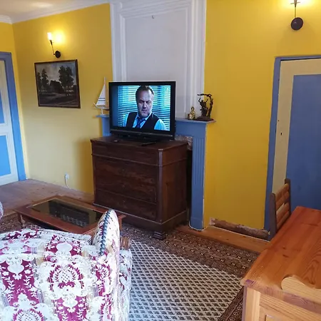 Bed and Breakfast Chateau Rustiques Dans Un Ancien Donjon Montégut