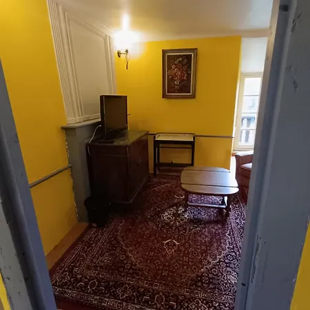 Chateau Rustiques Dans Un Ancien Donjon Bed & Breakfast 3*