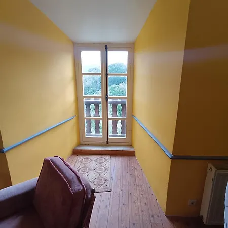 Le Donjon de Montegut Nuit Medievale au coeur des Pyrenees Couette-café Montégut