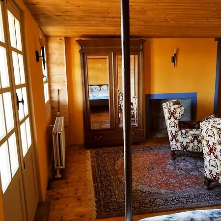 Chateau Rustiques Bed & Breakfast
