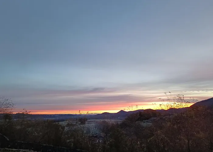 Chateau Sejour Rustique En Tour Du Xiiie Siecle Montégut