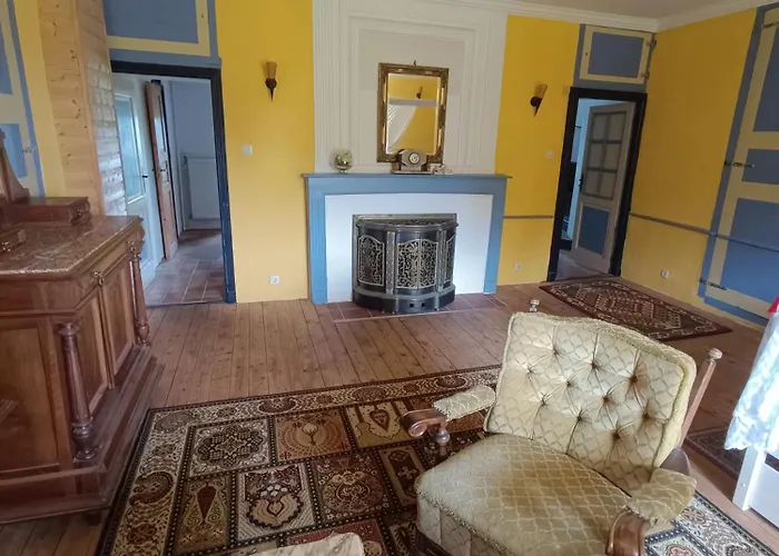 فندق مبيت وإفطار Chateau Charme Rustique Sur Colline 3*