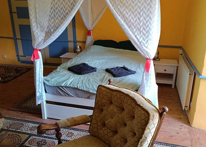 Chateau Sejour Rustique En Tour Du Xiiie Siecle 3* Montégut