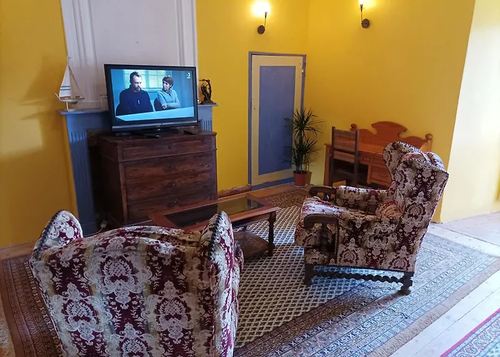 Chateau Charme Rustique Sur Colline فندق مبيت وإفطار Montégut