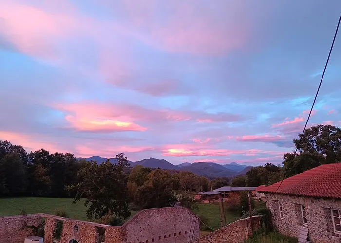 فندق مبيت وإفطار Chateau Sejour Rustique En Tour Du Xiiie Siecle Montégut
