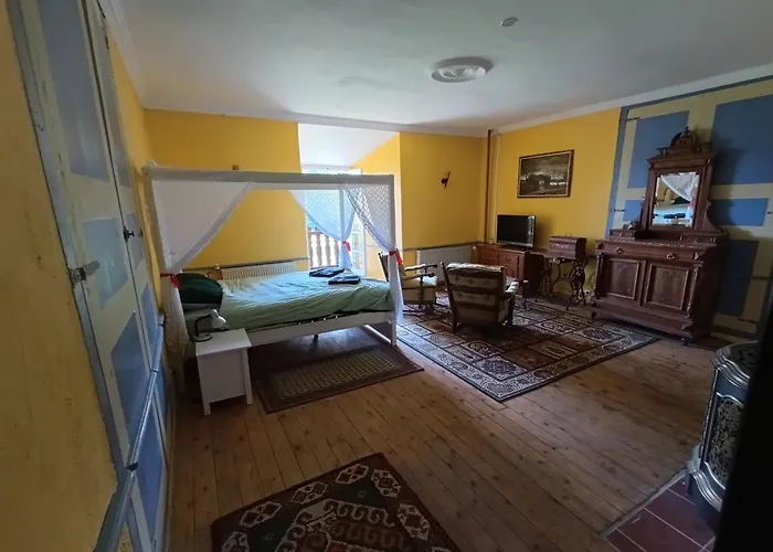 Chateau Sejour Rustique En Tour Du Xiiie Siecle Montégut