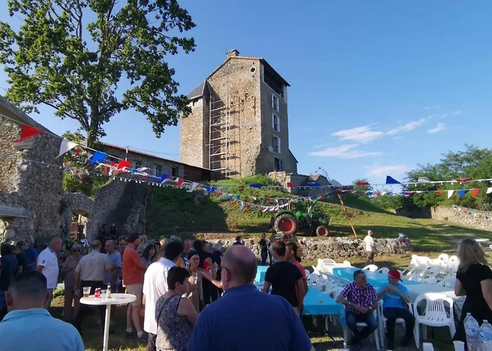 Chateau Sejour Rustique En Tour Du Xiiie Siecle فندق مبيت وإفطار Montégut