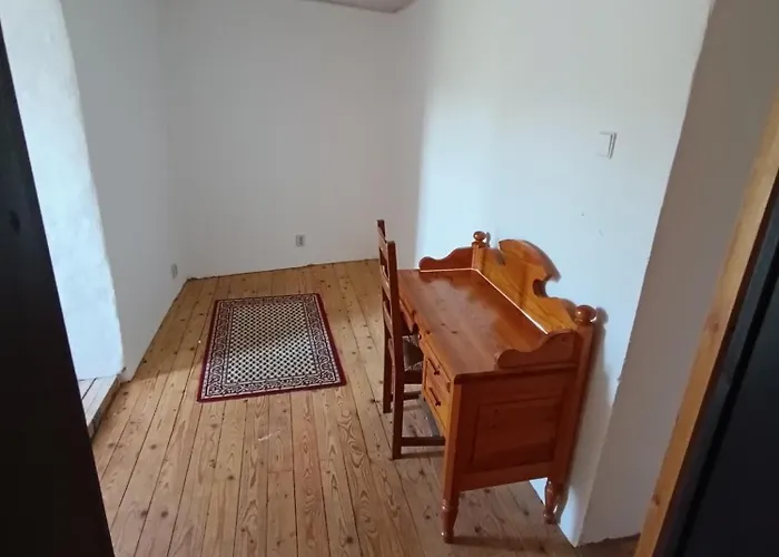 Chateau Sejour Rustique En Tour Du Xiiie Siecle Montégut