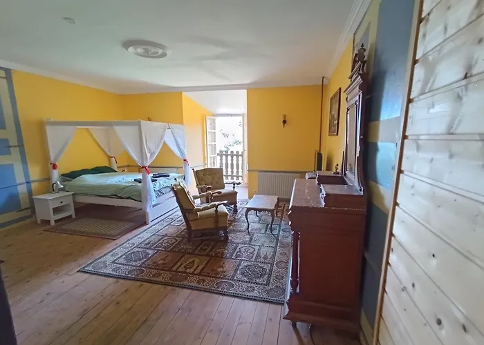 Chateau Sejour Rustique En Tour Du Xiiie Siecle 3* Montégut