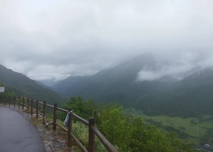 Chateau Sejour Rustique En Tour Du Xiiie Siecle فندق مبيت وإفطار Montégut