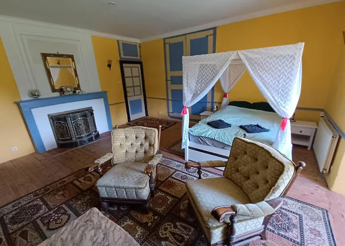 Chateau Sejour Rustique En Tour Du Xiiie Siecle 3* Montégut