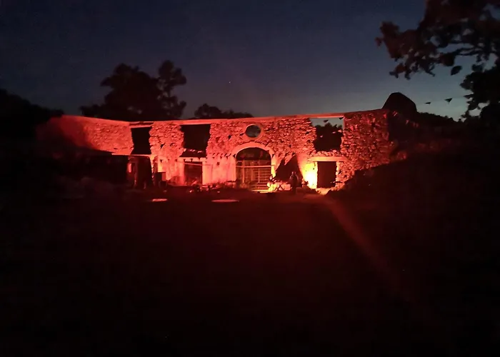 فندق مبيت وإفطار Chateau Sejour Rustique En Tour Du Xiiie Siecle Montégut