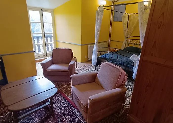 Chateau Sejour Rustique En Tour Du Xiiie Siecle Montégut