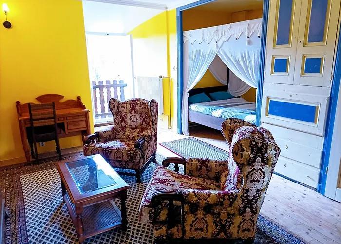 Chateau Sejour Rustique En Tour Du Xiiie Siecle 3*