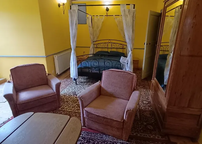 Chateau Sejour Rustique En Tour Du Xiiie Siecle فندق مبيت وإفطار 3*