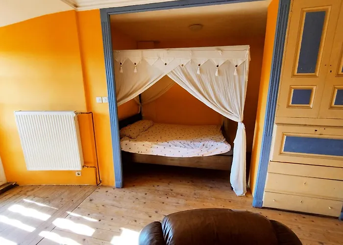 Chateau Sejour Rustique En Tour Du Xiiie Siecle 3* Montégut