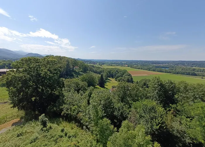 Chateau Sejour Rustique En Tour Du Xiiie Siecle