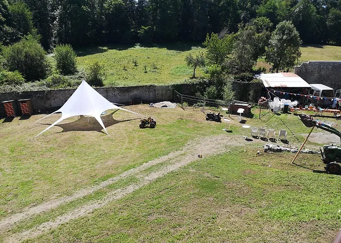 Chateau Sejour Rustique En Tour Du Xiiie Siecle فندق مبيت وإفطار 3*