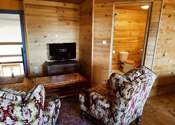 Chateau Sejour Rustique En Tour Du Xiiie Siecle 3* Montégut